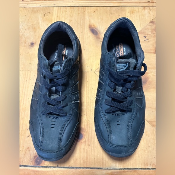 Skechers Men's Dark Sneakers Size 10.5 - Picture 2 of 8